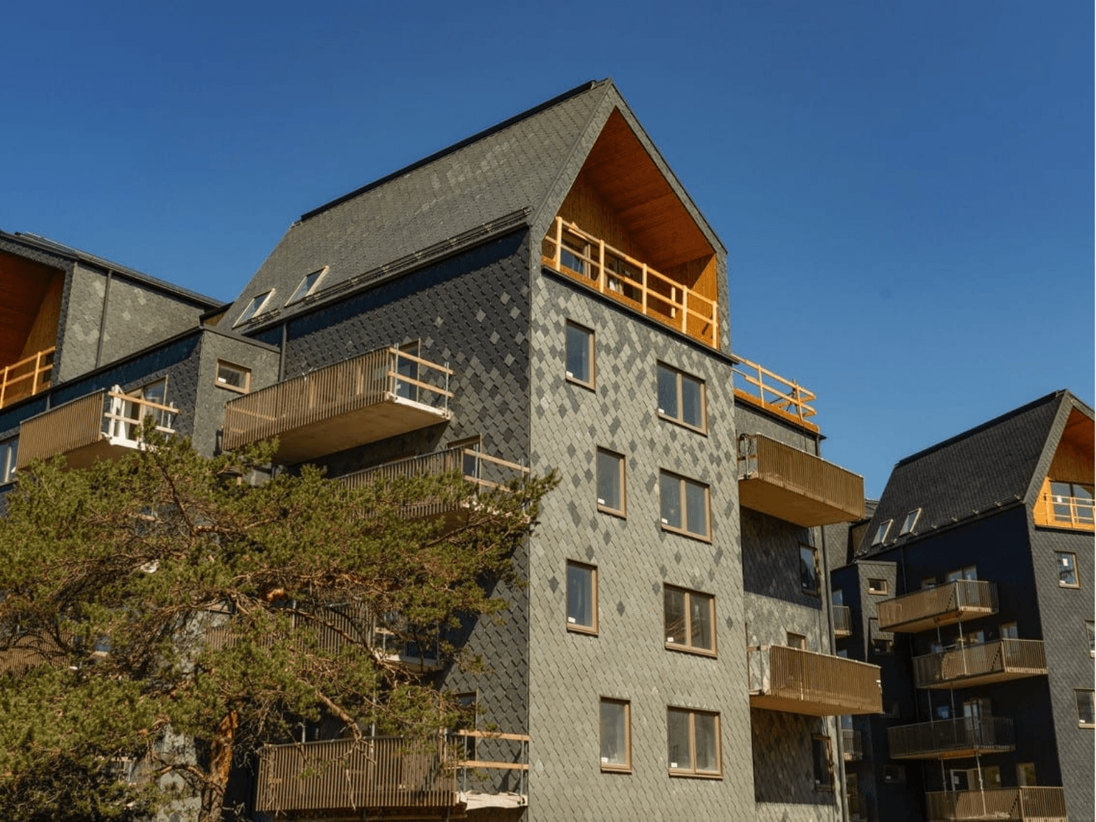 Uggleberget – Marutex fasteners for slate facade in the NordClad system Uggleberget reference project with slate facade in the NordClad system using Marutex fasteners